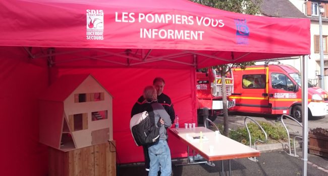 Stand d'informations sapeurs-pompiers