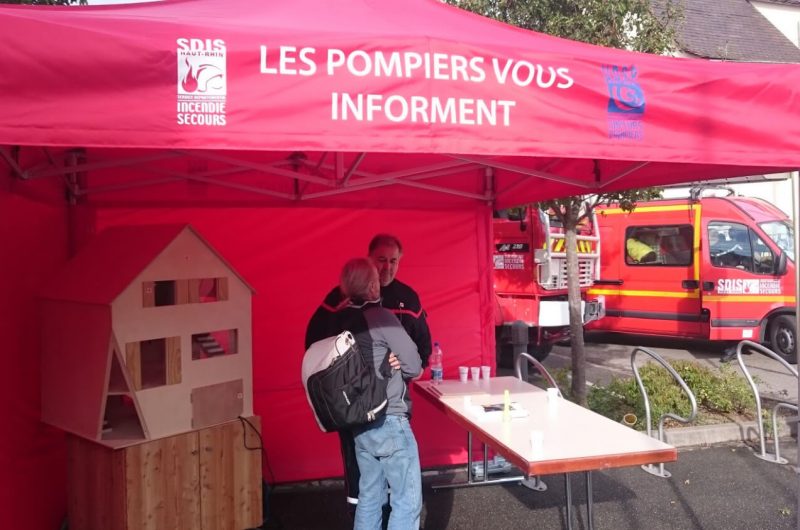 Stand d'informations sapeurs-pompiers